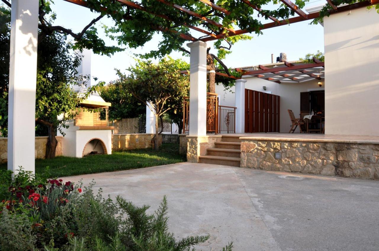 Anna 'S House - Garden Cottage In Kíssamos Exterior foto